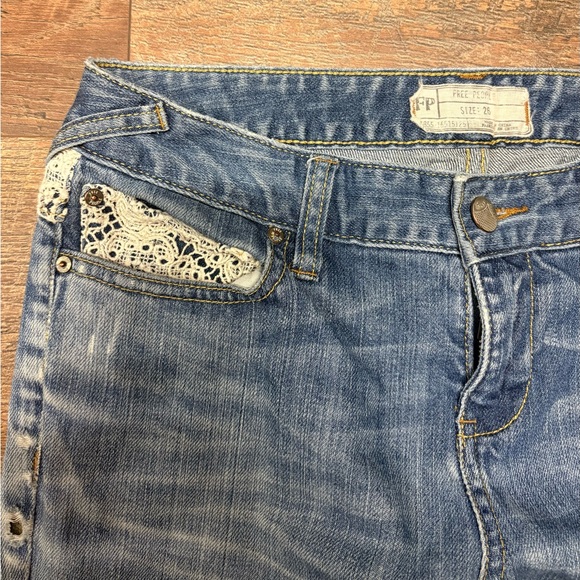 We The Free “Free People” Boho Crochet Patchwork Denim Jeans Size 26 - Picture 2 of 5